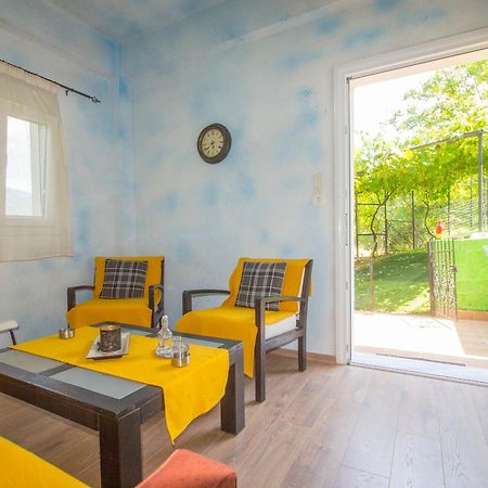 Frasta'S Rose Appartement Plaka  Buitenkant foto