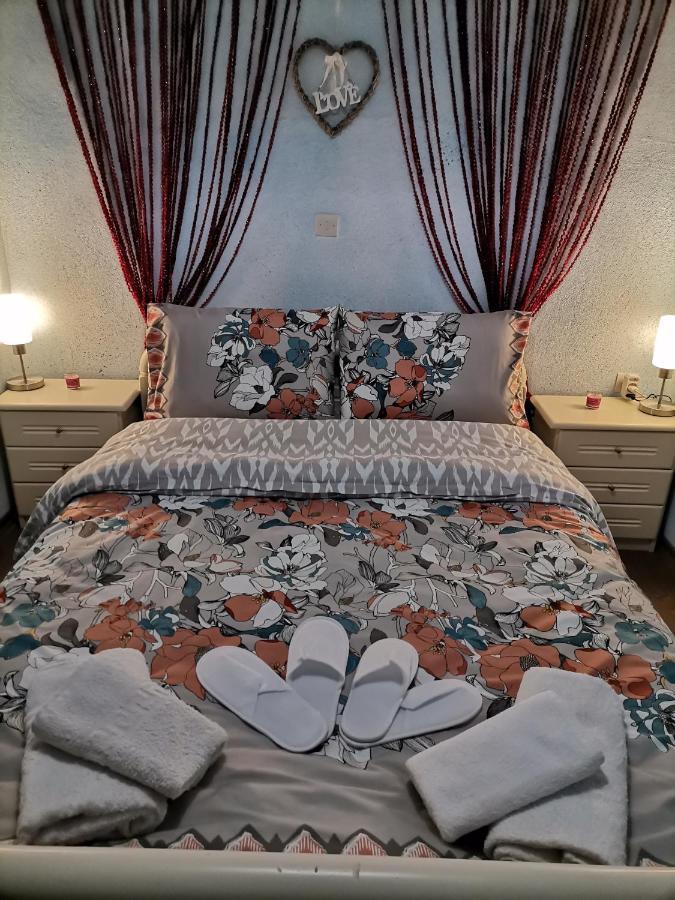 Frasta'S Rose Appartement Plaka  Buitenkant foto