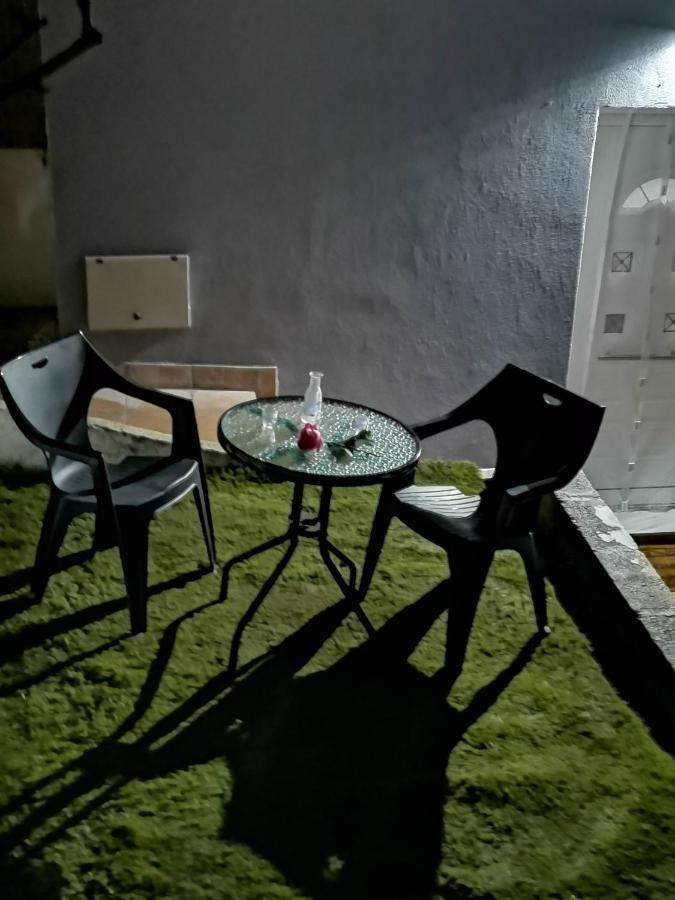 Frasta'S Rose Appartement Plaka  Buitenkant foto